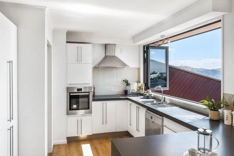 Photo of property in 5 Plains View, Mount Pleasant, Christchurch, 8081