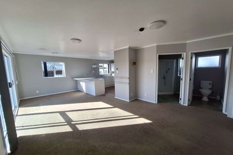 Photo of property in 22 Kaurilands Road, Titirangi, Auckland, 0604