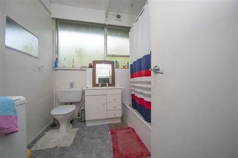 Photo of property in 2/52 Glen Road, Ranui, Auckland, 0612