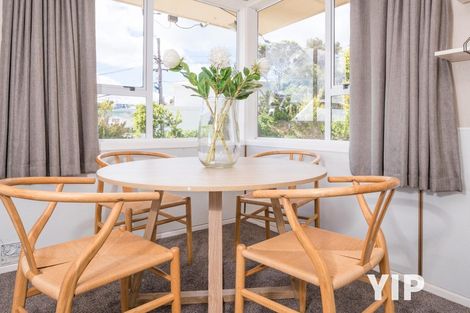 Photo of property in 8 Link Road, Newlands, Wellington, 6037