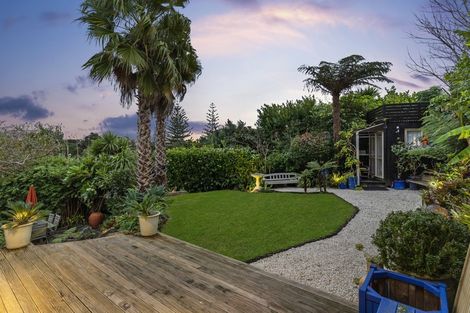 Photo of property in 1/27 Tui Glen Road, Birkenhead, Auckland, 0626