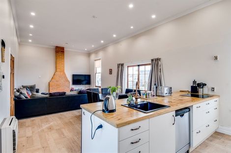 Photo of property in 200 Grove Road, Mayfair, Hastings, 4122