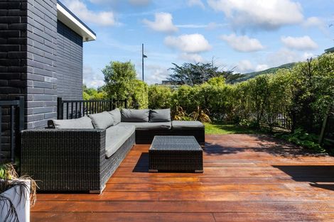 Photo of property in 10 Pateke Drive, Kenepuru, Porirua, 5022