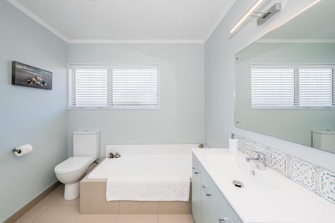 Photo of property in 5a Nathan Avenue, Paraparaumu Beach, Paraparaumu, 5032