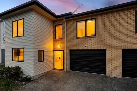 Photo of property in 9 Verdale Circle, Glen Eden, Auckland, 0602