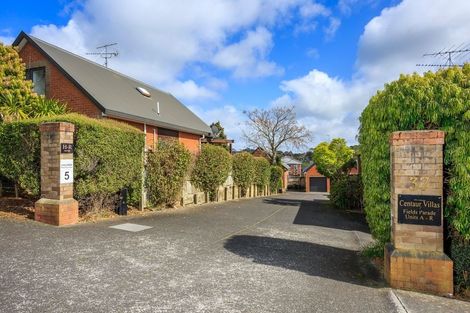 Photo of property in 12/37 Fields Parade, Oteha, Auckland, 0632