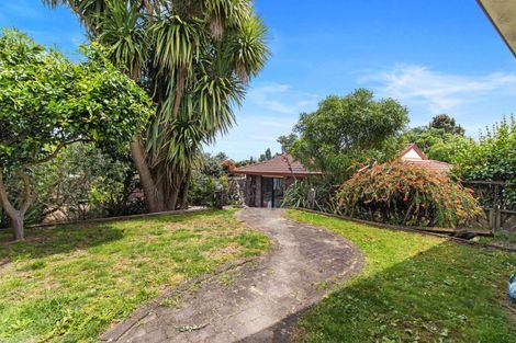 Photo of property in 28 Lansdowne Crescent, Glenview, Hamilton, 3206