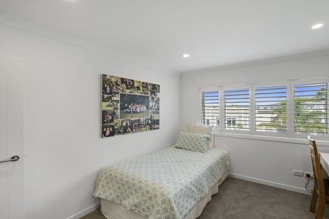 Photo of property in 20 Eaves Bush Parade, Orewa, 0931