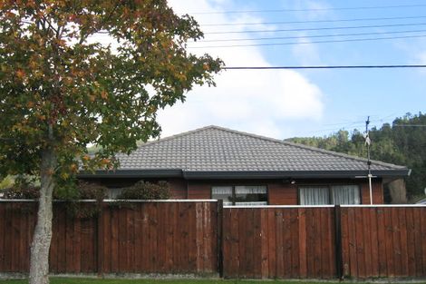 Photo of property in 9a Korau Grove, Stokes Valley, Lower Hutt, 5019