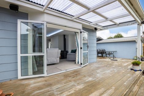 Photo of property in 8 York Crescent, Westown, New Plymouth, 4310