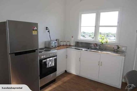 Photo of property in 4/541 Marine Parade, Napier South, Napier, 4110