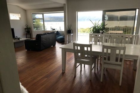 Photo of property in 217 Marine Parade, Seatoun, Wellington, 6022