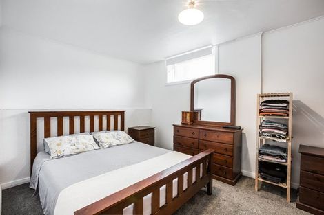 Photo of property in 32 Raroa Terrace, Tawa, Wellington, 5028