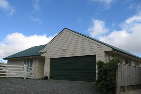 Photo of property in 82 Woodhouse Avenue, Karori, Wellington, 6012