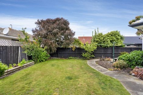 Photo of property in 82 Effingham Street, North New Brighton, Christchurch, 8083