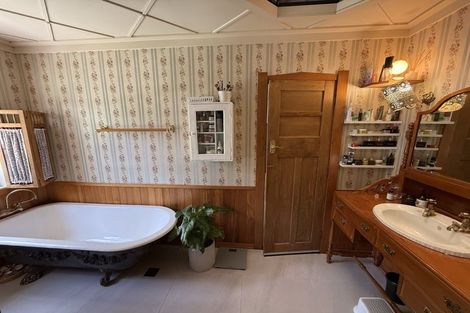 Photo of property in 57 Candia Road, Henderson Valley, Auckland, 0614