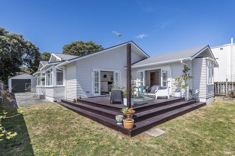 Photo of property in 224 The Parade, Island Bay, Wellington, 6023