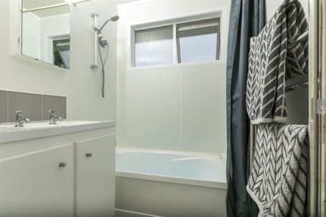 Photo of property in 2/13 Talavera Place, Te Atatu South, Auckland, 0602