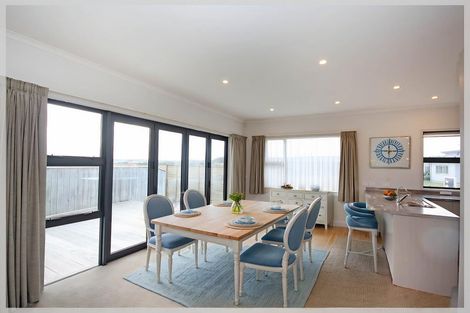 Photo of property in 25 Story Street, Foxton Beach, Foxton, 4815