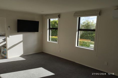 Photo of property in 19 Carluke Street, Paparangi, Wellington, 6037