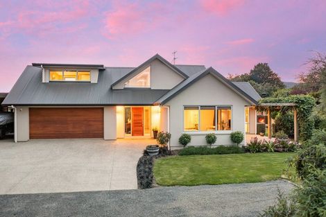 Photo of property in 2 Railway Lane, Outram, 9019