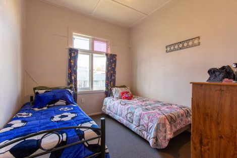 Photo of property in 32 Tennyson Street, Dannevirke, 4930