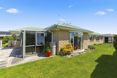 Photo of property in 100 Milne Drive, Paraparaumu, 5032