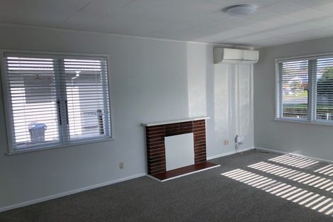 Photo of property in 22 Gossamer Drive, Pakuranga Heights, Auckland, 2010