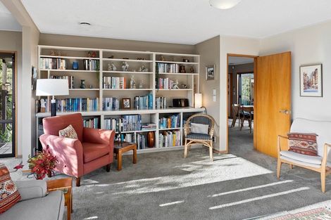 Photo of property in 11 Fleetwood Grove, Waikanae, 5036