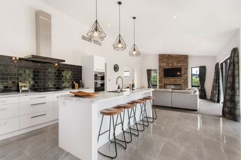 Photo of property in 1 Vista Place, Huntsbury, Christchurch, 8022