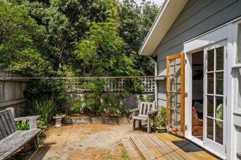 Photo of property in 4a Nikau Street, Eastbourne, Lower Hutt, 5013