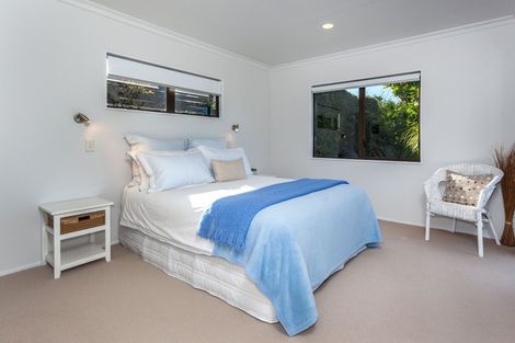 Photo of property in 59 Hahei Beach Road, Hahei, Whitianga, 3591