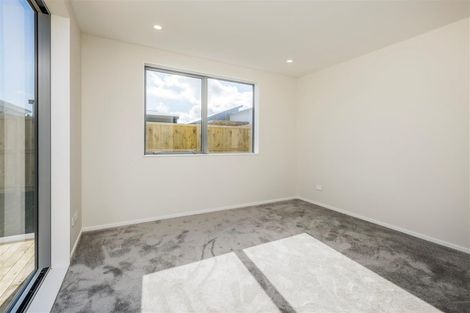 Photo of property in 12 Fredrick Hanson Road, Papakura, 2110