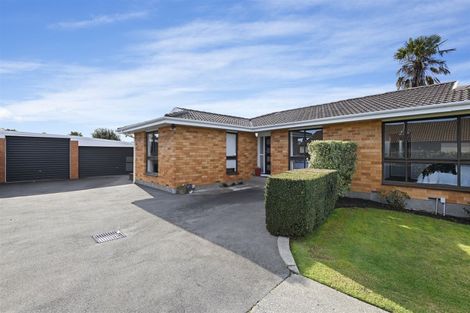 Photo of property in 12 O'halloran Drive, Halswell, Christchurch, 8025