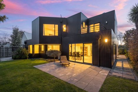 Photo of property in 28 Huntingdon Place, Avonhead, Christchurch, 8042