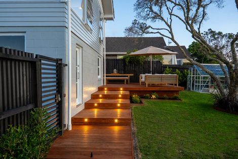 Photo of property in 122a Birkdale Road, Birkdale, Auckland, 0626