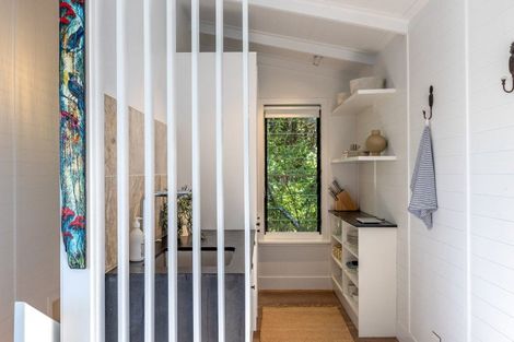 Photo of property in 31 Miro Road, Palm Beach, Waiheke Island, 1081