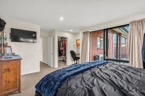 Photo of property in 10 Courtfield Close, Parklands, Christchurch, 8083