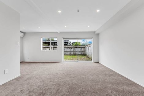 Photo of property in 22/45a Swanson Road, Henderson, Auckland, 0610