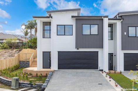 Photo of property in 7/11 Rengarenga Rise, Fairview Heights, Auckland, 0632