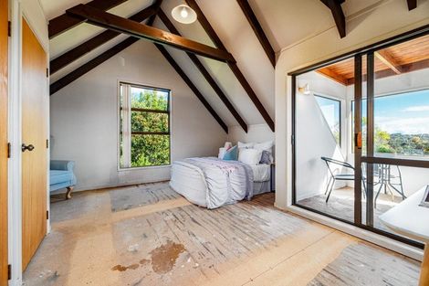 Photo of property in 2/84a Avonleigh Road, Green Bay, Auckland, 0604