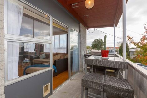 Photo of property in 10 Elm Grove, Westown, New Plymouth, 4310