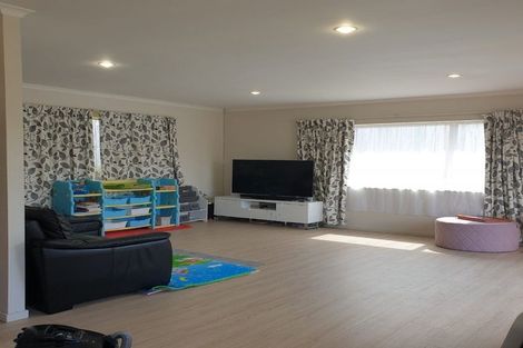 Photo of property in 5a Basra Drive, Henderson, Auckland, 0612