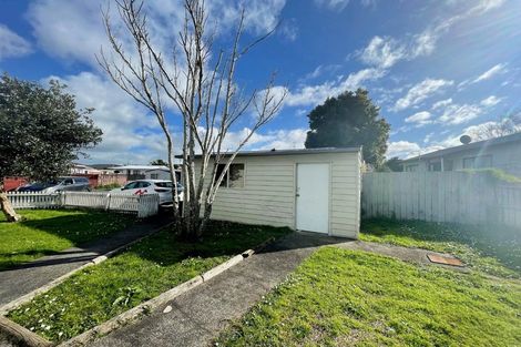 Photo of property in 1/100 Shifnal Drive, Randwick Park, Auckland, 2105