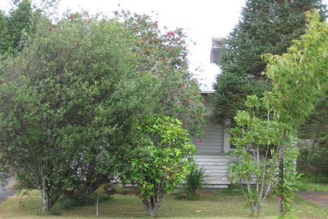 Photo of property in 1/90 Beach Haven Road, Beach Haven, Auckland, 0626