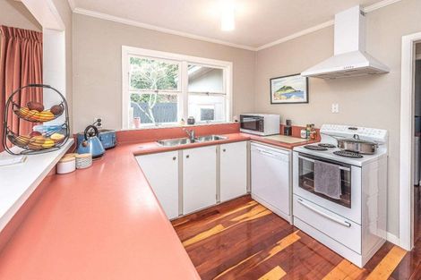 Photo of property in 28 Bristow Street, Saint Johns Hill, Whanganui, 4501