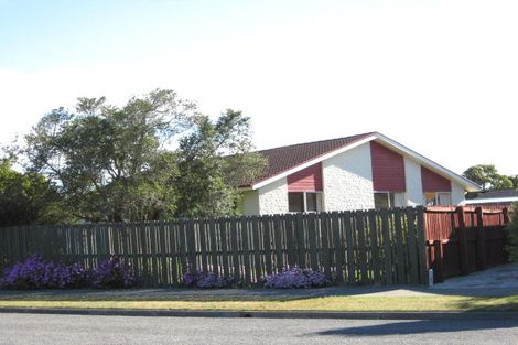 Photo of property in 19 Valecrest Avenue, Parklands, Christchurch, 8083