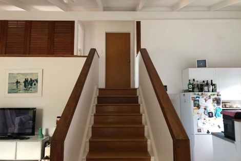 Photo of property in 1/32 Knightsbridge Drive, Forrest Hill, Auckland, 0620