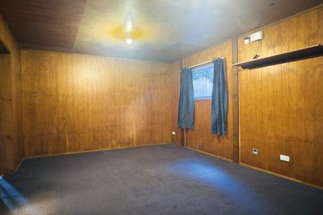 Photo of property in 16 Tracey Terrace, Te Atatu South, Auckland, 0602