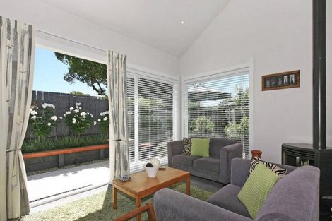 Photo of property in 8 Miro Street, Eastbourne, Lower Hutt, 5013